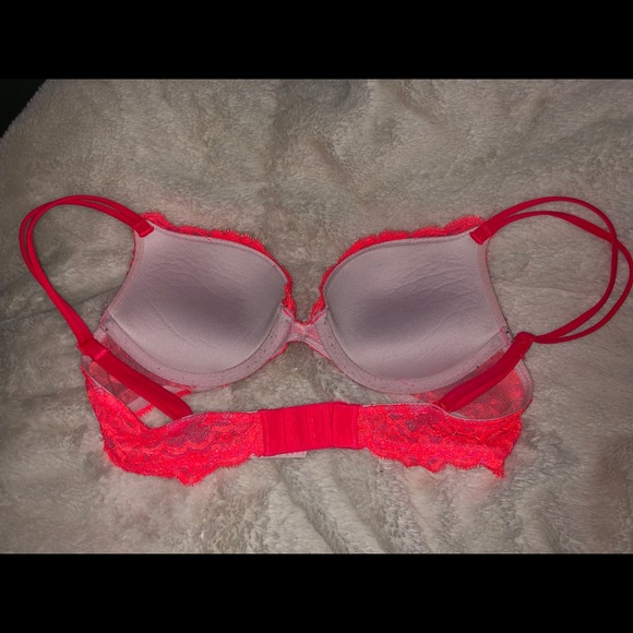 Victoria’s Secret Very Sexy Plunge Push Up Bra - Picture 2 of 4